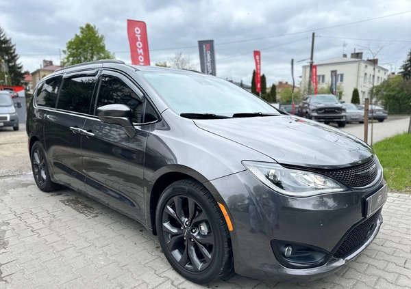 Chrysler Pacifica cena 108000 przebieg: 117000, rok produkcji 2018 z Olsztynek małe 781